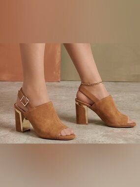 NIB!Spirit Moda Tan -Peek toe -gold back heel Chucky shoes size 9